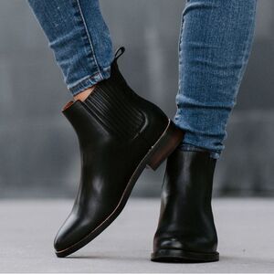 Thursday Boot Company Dreamer Black Leather Boots Men’s 6, Women’s 7.5